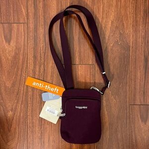 NWT Baggallini Anti-Theft Activity Crossbody Bag
